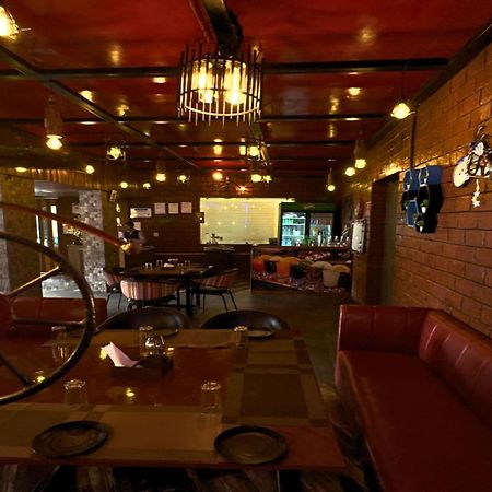Hotel Runway Inn Pura Raghunāth エクステリア 写真