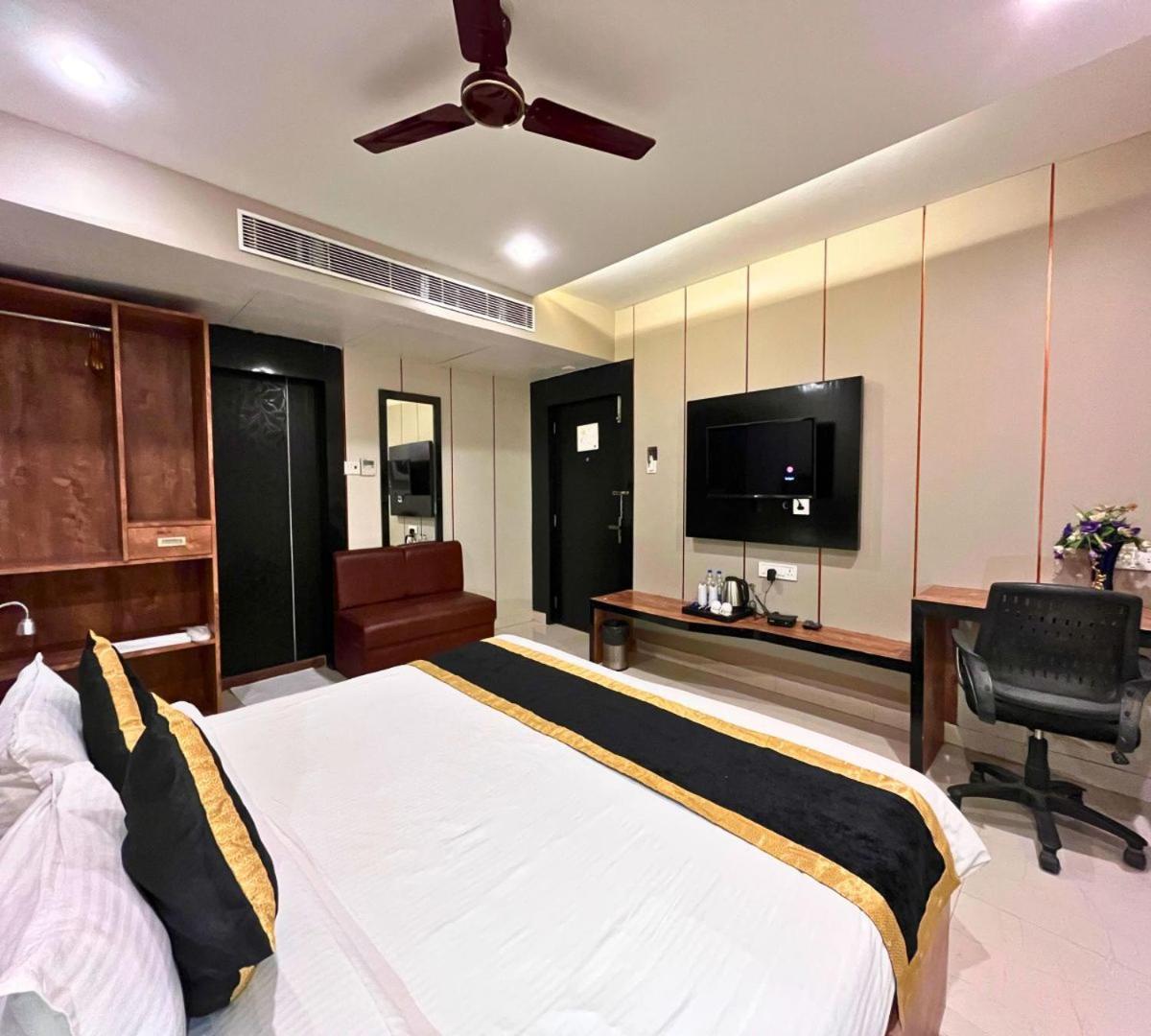 Hotel Runway Inn Pura Raghunāth エクステリア 写真