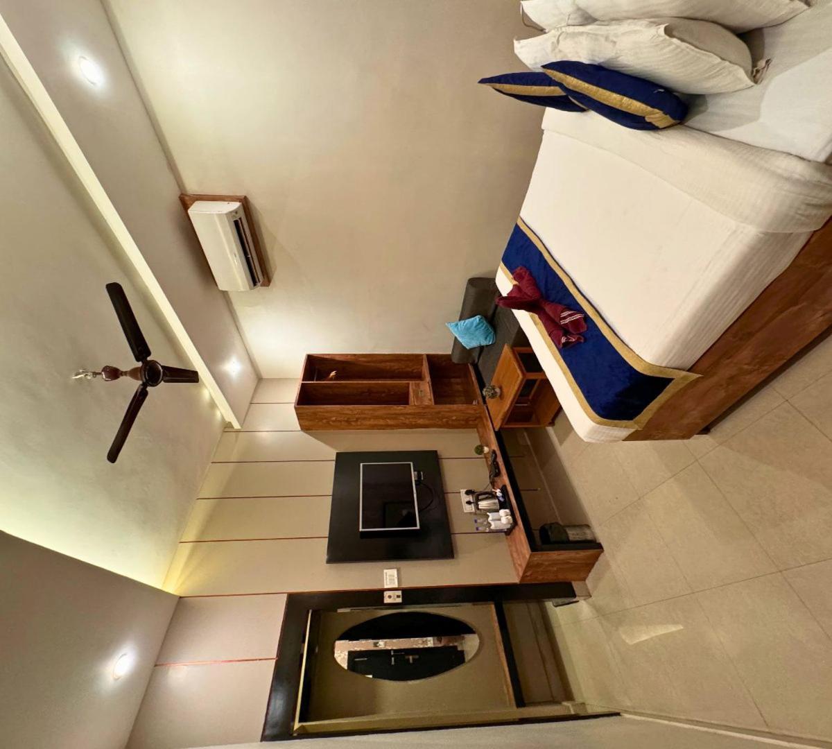 Hotel Runway Inn Pura Raghunāth エクステリア 写真