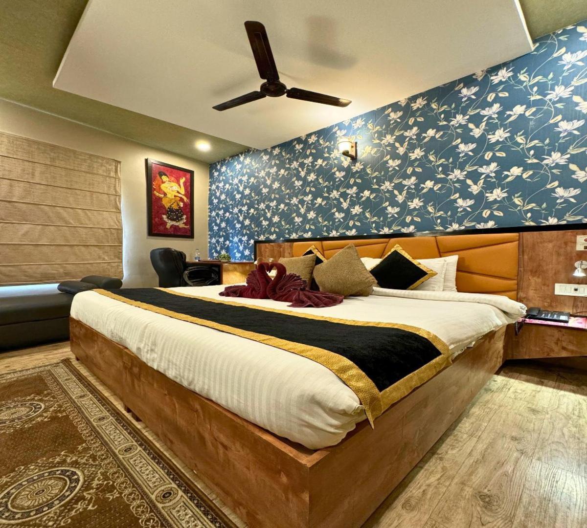 Hotel Runway Inn Pura Raghunāth エクステリア 写真
